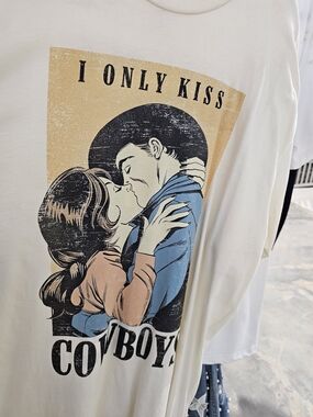 Kids Graphic Tee - 'I Only Kiss Cowboys' Cream. Real Roomy